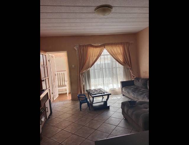 3 BEDROOM TOWNHOUSE FOR SALE IN REWLATCH